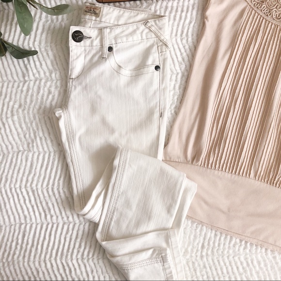 Free People Denim - FREE PEOPLE Ivory Slim Straight Mid-rise Jeans
